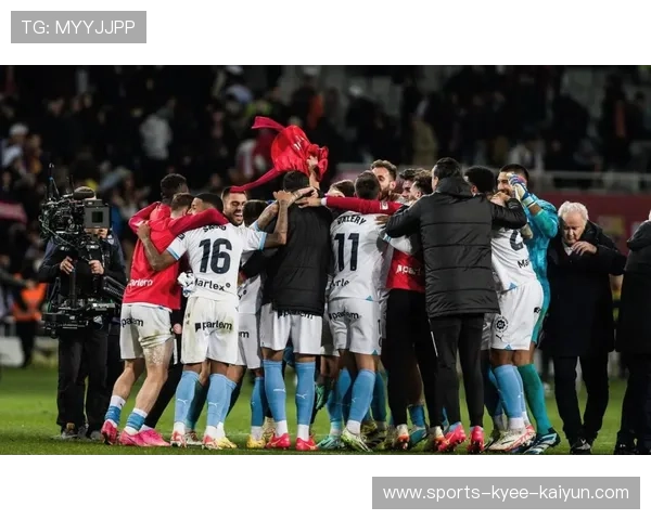 足球比赛中的身体对抗与防守技术提升